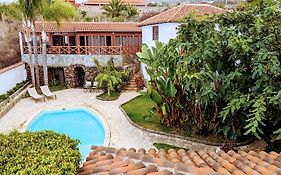 La Cueva De Villa Gardel